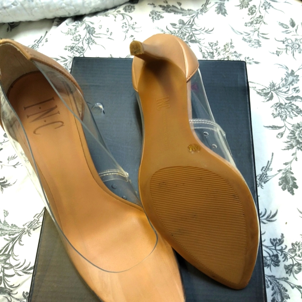 shoes size 6½  brand I-N-C.